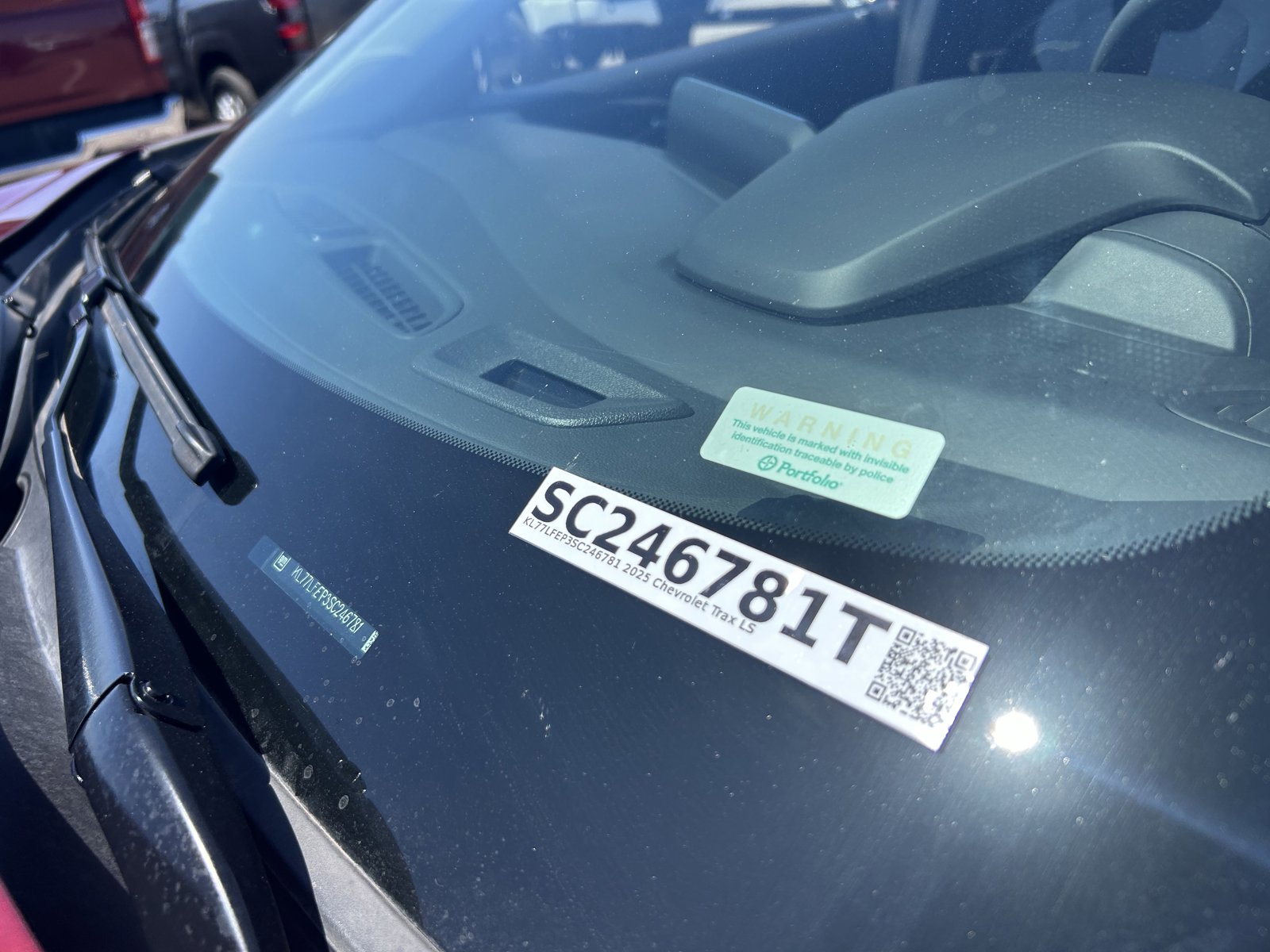 Used 2025 Chevrolet Trax LS w/ LS Convenience Package image 16