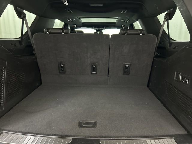 Used 2024 Chevrolet Suburban RST w/ Luxury Package image 31