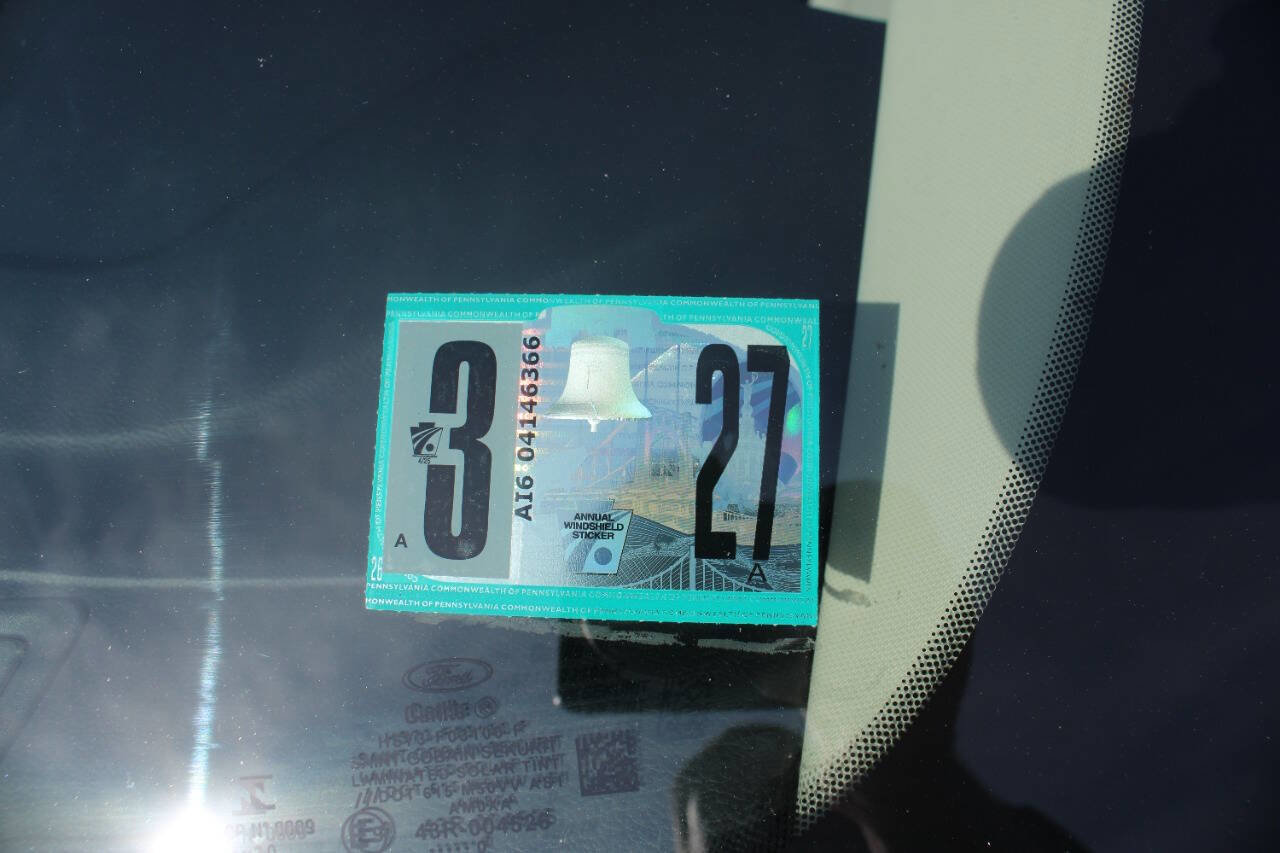 Used 2020 Ford Fusion SE w/ Equipment Group 151A image 9