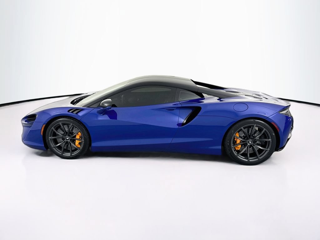 Used 2023 McLaren Artura RWD image 8