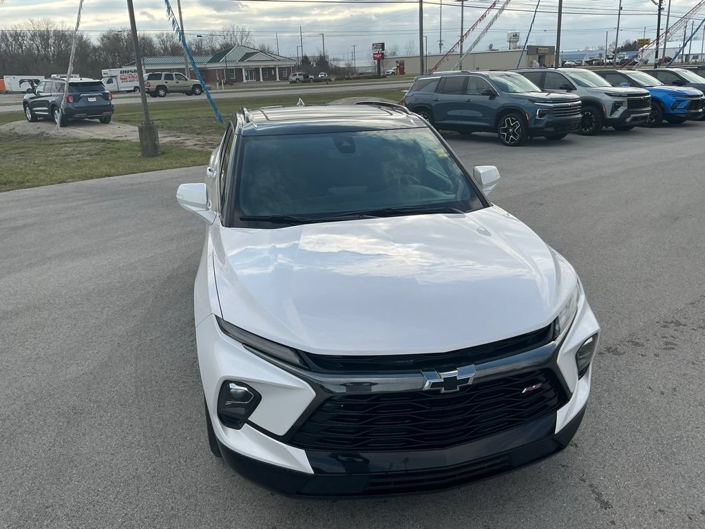 Used 2025 Chevrolet Blazer RS w/ Enhanced Convenience Package AWD/4WD image 9