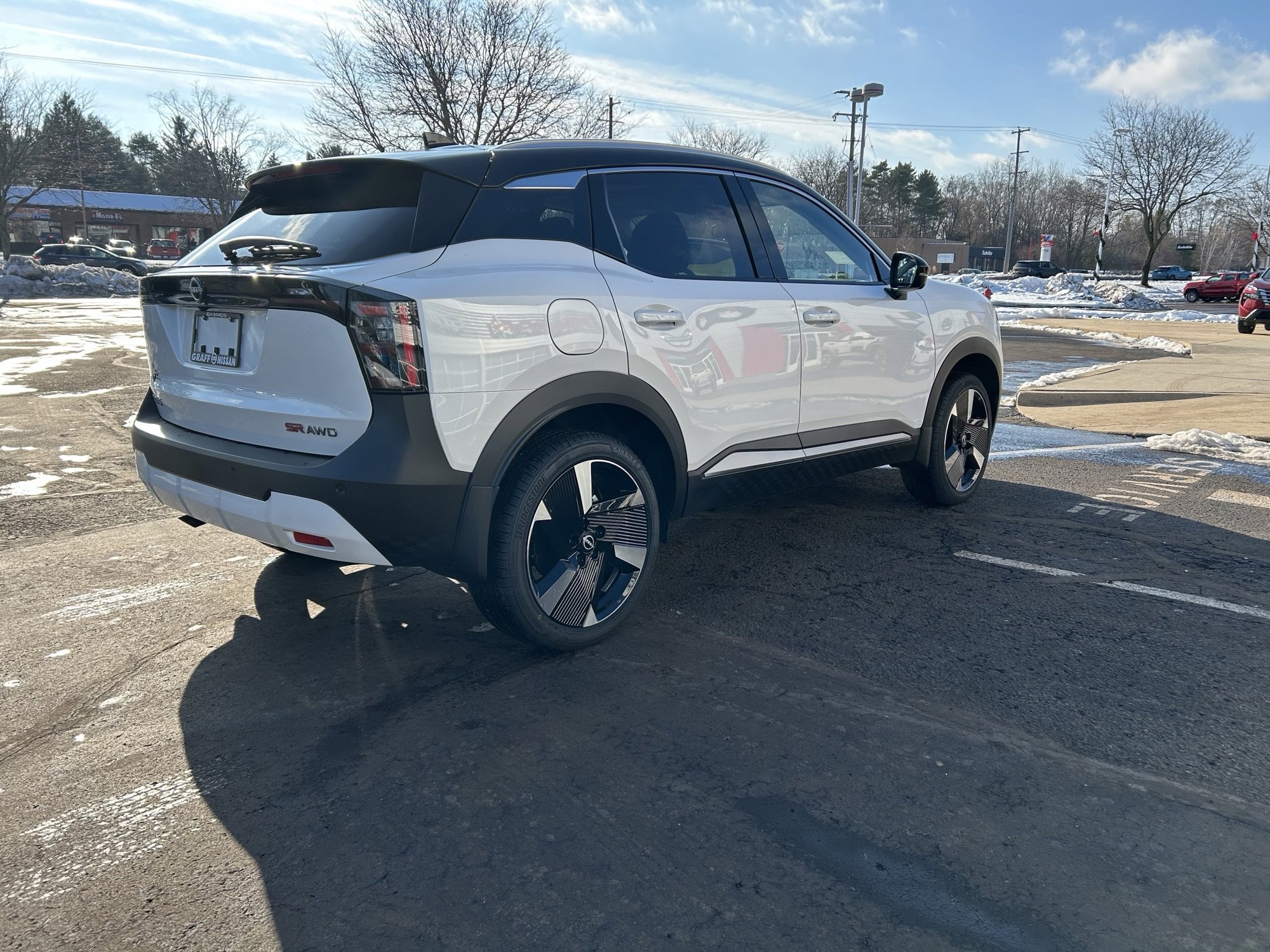 New 2026 Nissan Kicks SR w/ SR Premium Package AWD/4WD image 5