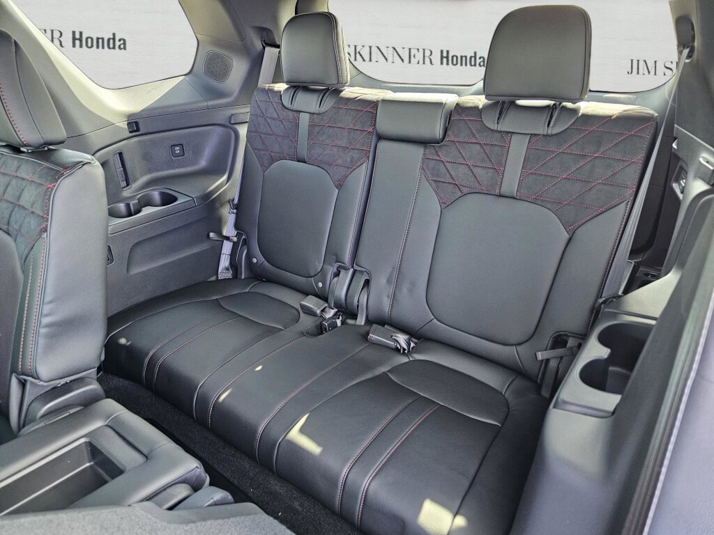 New 2026 Honda Pilot Black Edition image 38
