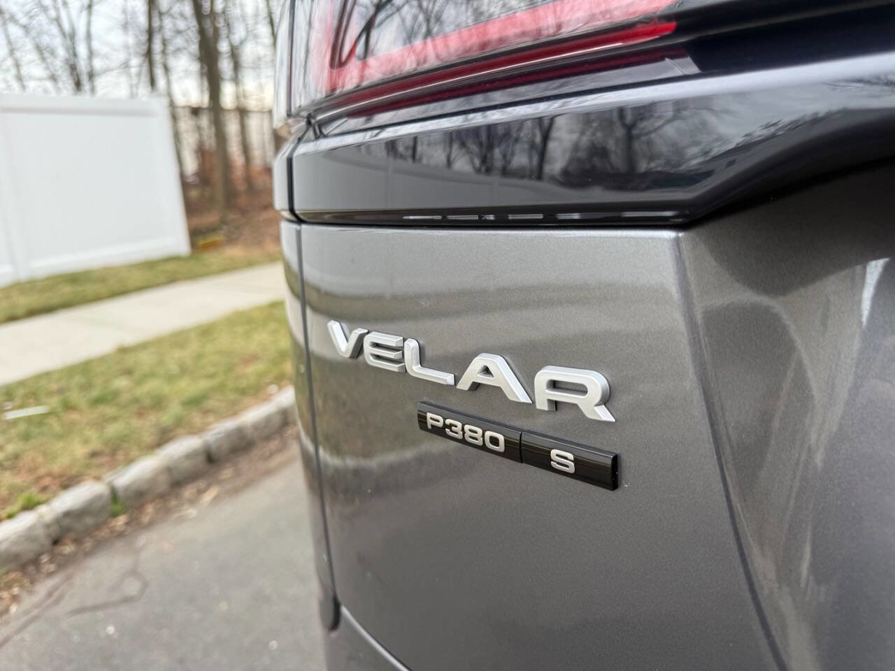 Used 2018 Land Rover Range Rover Velar S AWD/4WD image 28