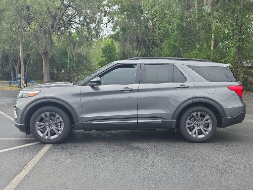 Certified 2023 Ford Explorer XLT w/ Equipment Group 202A RWD image 9