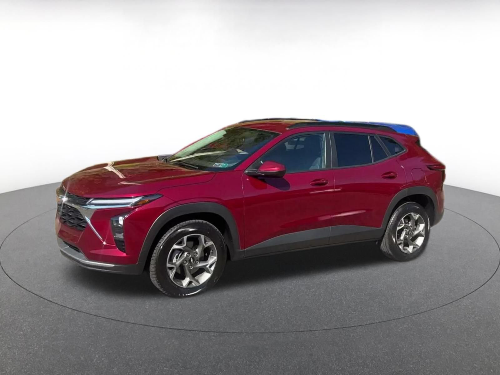 Used 2025 Chevrolet Trax LT w/ LT Convenience Package FWD image 7