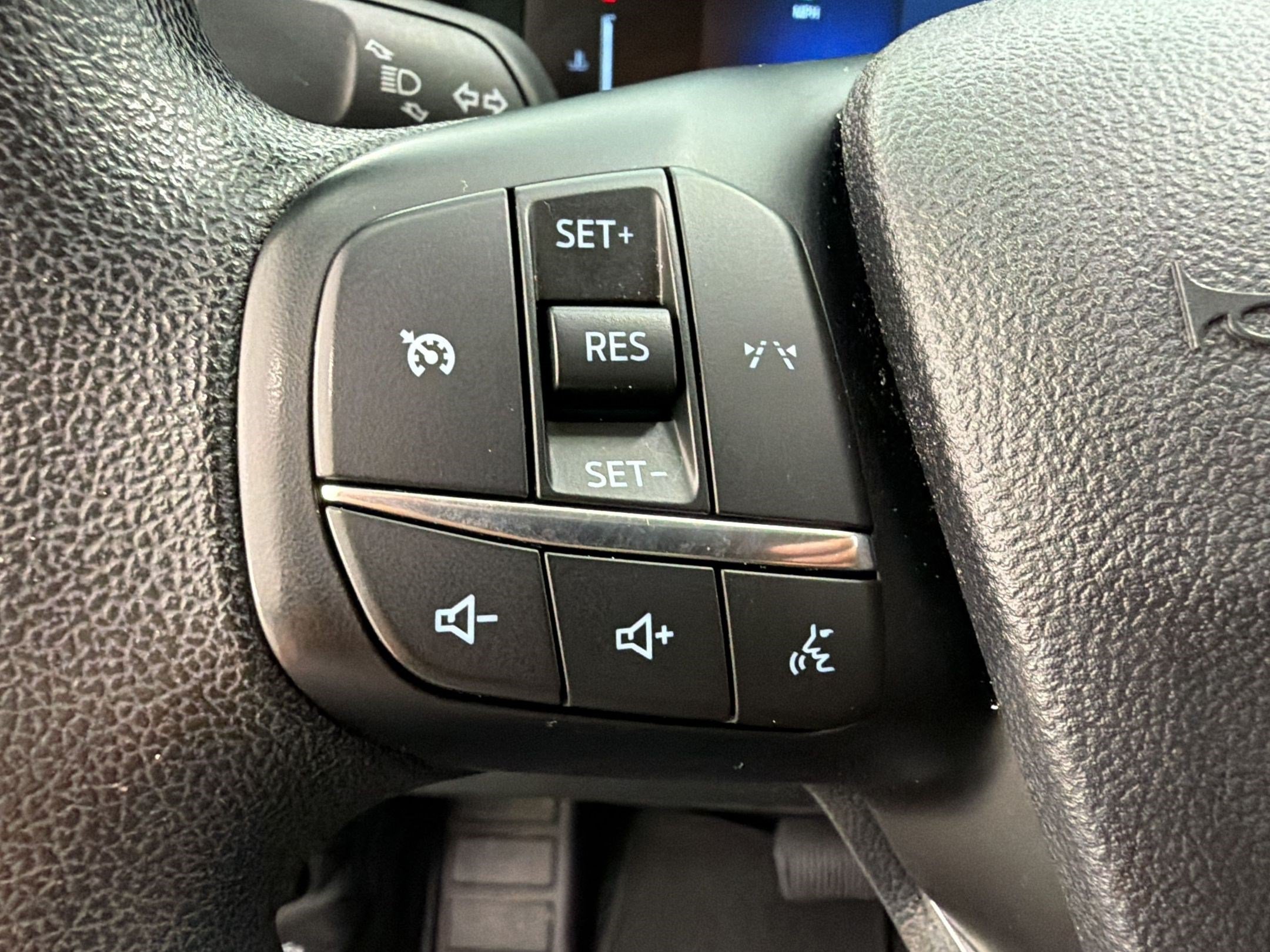 Certified 2025 Ford Escape Active AWD/4WD image 17