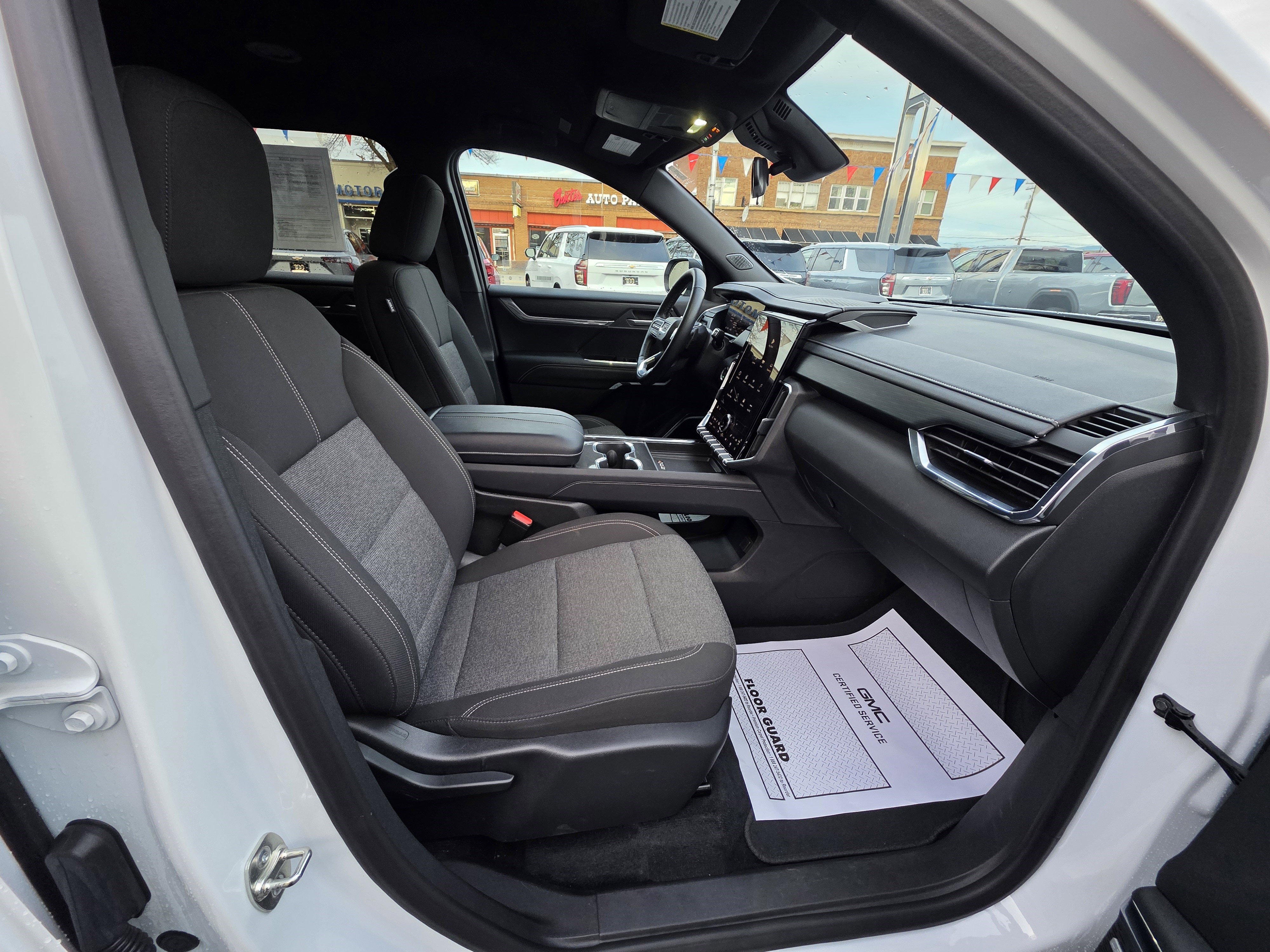 Used 2025 GMC Acadia Elevation image 23