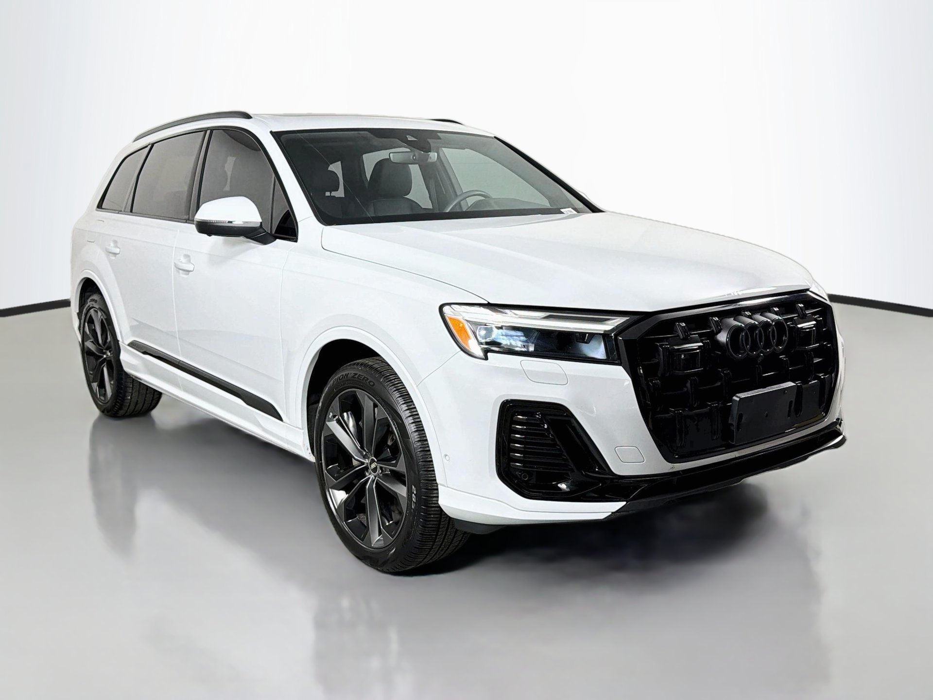Used 2025 Audi Q7 3.0T Premium Plus w/ Premium Plus Package AWD/4WD image 3
