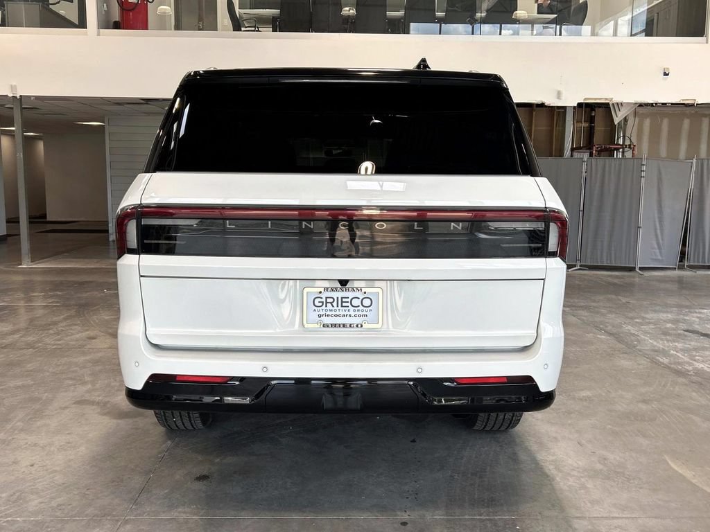 Used 2025 Lincoln Navigator L Black Label AWD/4WD image 4