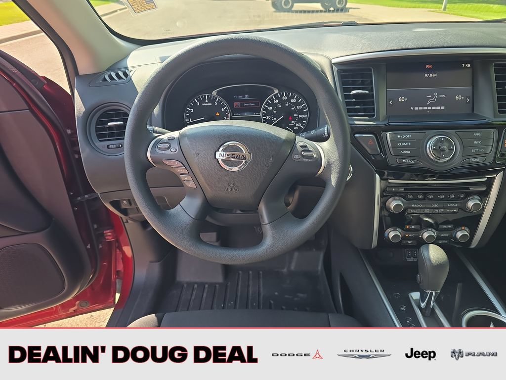 Used 2018 Nissan Pathfinder S AWD/4WD image 13