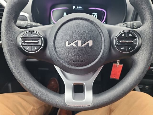 Used 2023 Kia Soul LX image 16