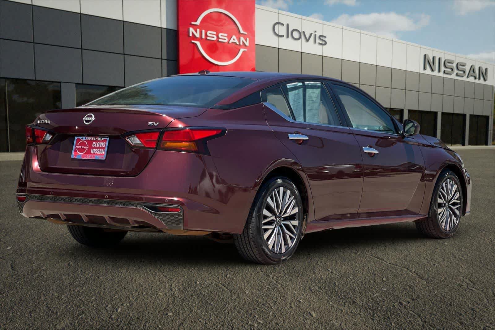 Used 2023 Nissan Altima 2.5 SV FWD image 3