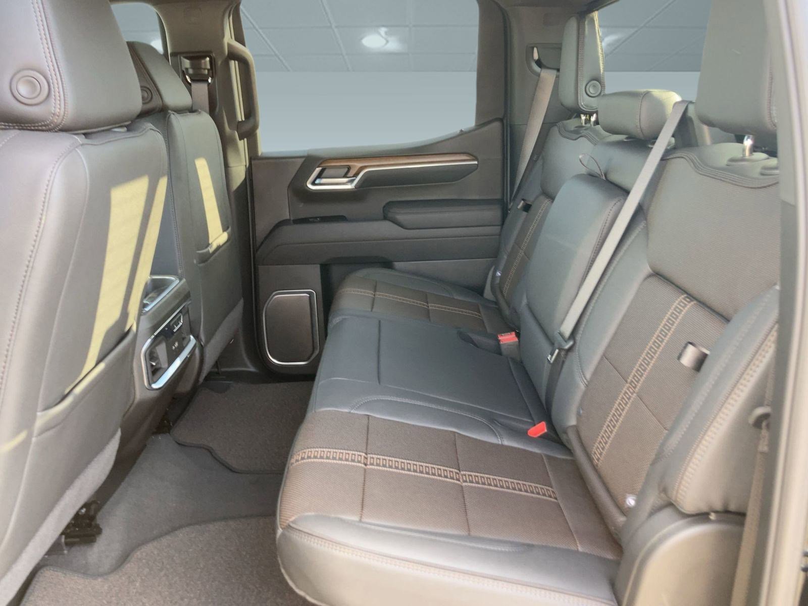 New 2026 Chevrolet Silverado 1500 High Country w/ Midnight Edition image 13