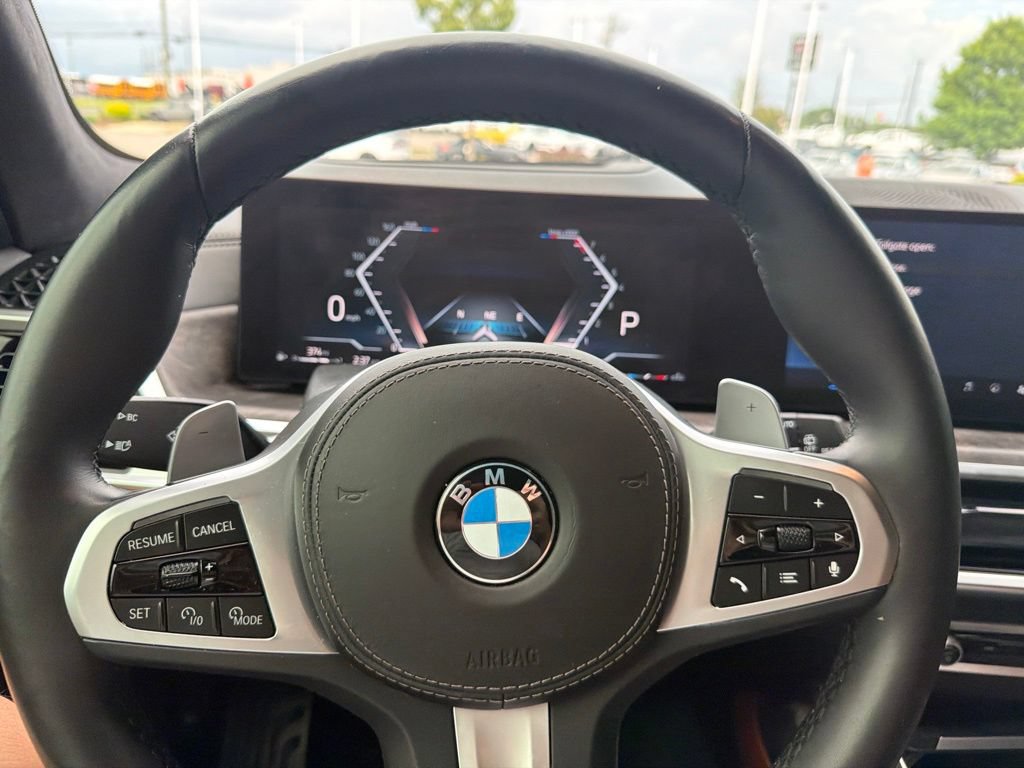 Used 2025 BMW X7 xDrive40i w/ M Sport Package AWD/4WD image 18