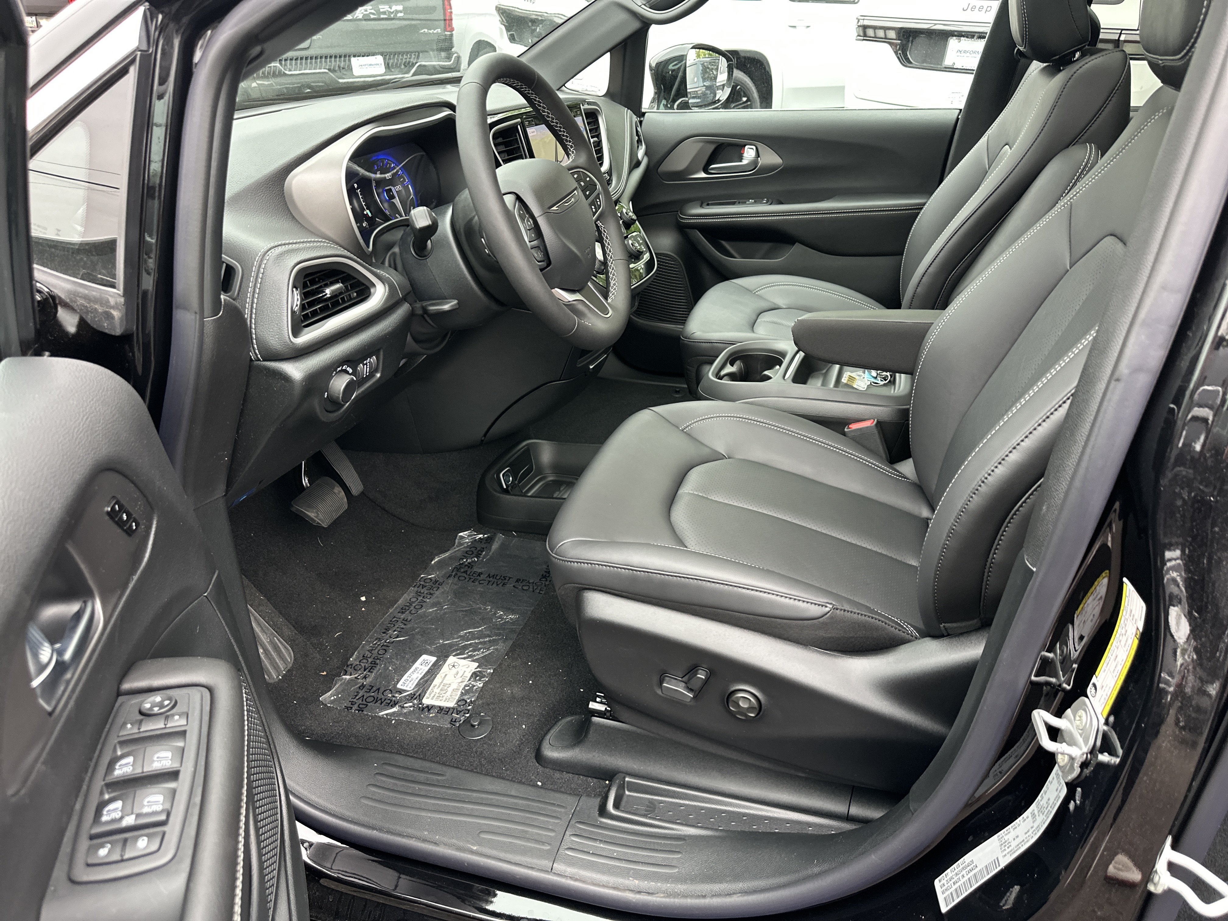 New 2027 Chrysler Pacifica Select w/ Family Tech Group FWD image 26