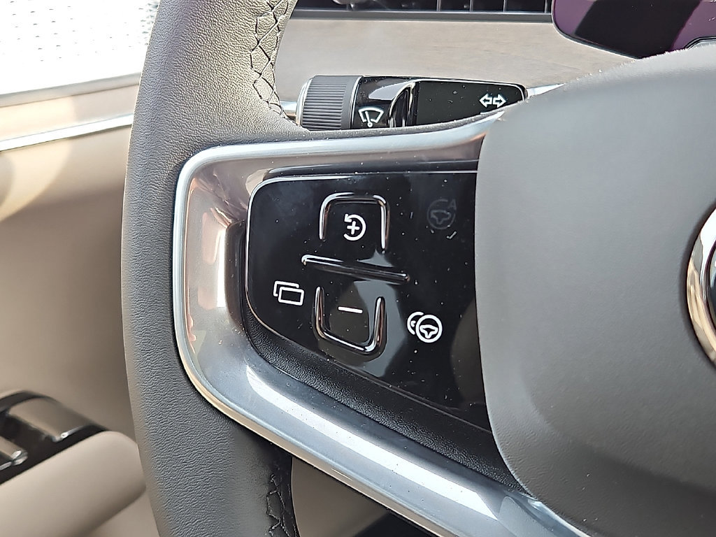 New 2026 Volvo EX90 Ultra AWD/4WD image 17