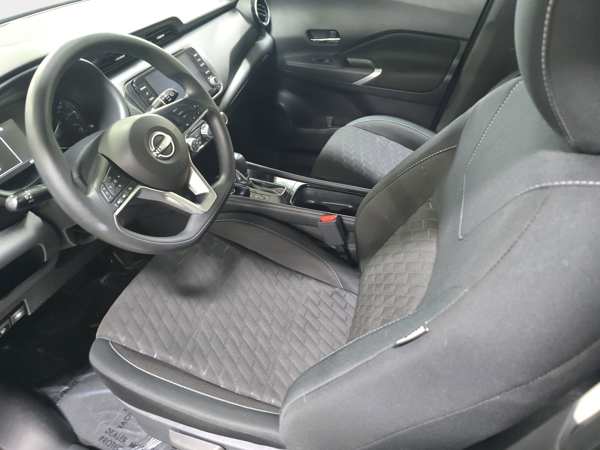 Used 2023 Nissan Kicks SV w/ Interior Electronics Package FWD image 16