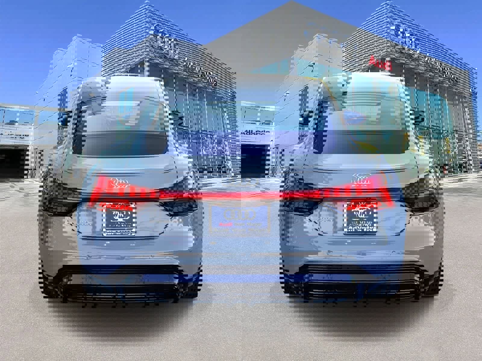 Used 2024 Audi e-tron GT Prestige w/ Prestige Package image 3