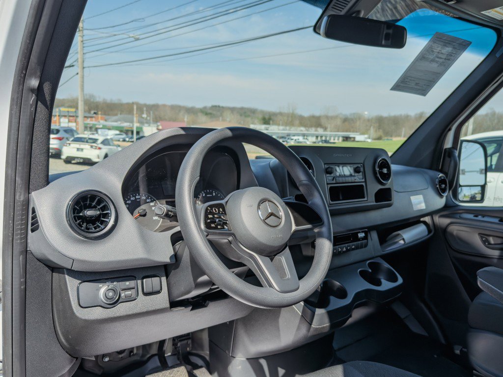 Used 2021 Mercedes-Benz Sprinter 2500 w/ Driver Convenience Package image 18