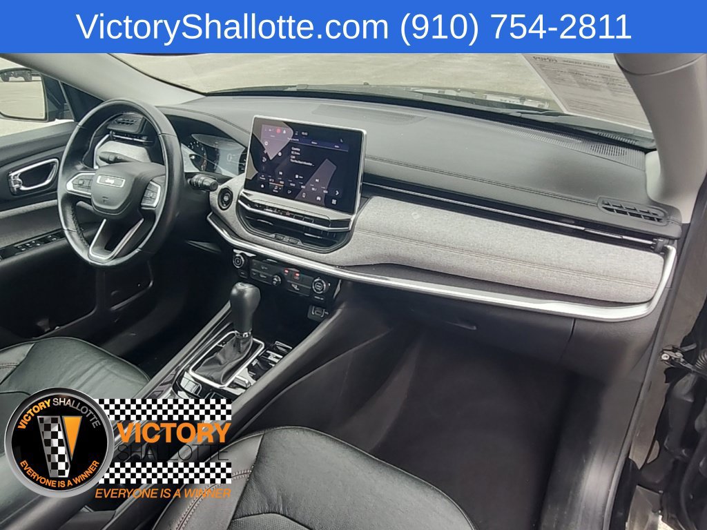 Used 2022 Jeep Compass Latitude w/ Sun and Sound Group AWD/4WD image 31
