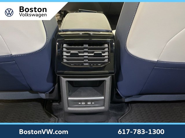 New 2025 Volkswagen ID.4 Pro S w/ ID.4 Black Package image 20