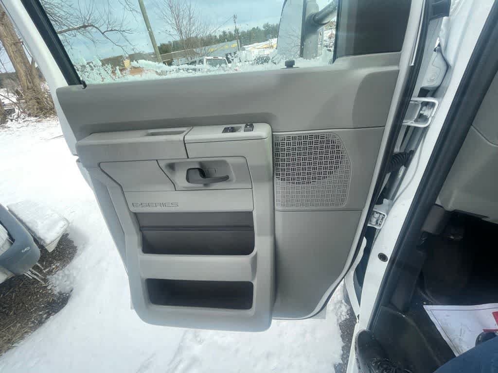 New 2024 Ford E-450 and Econoline 450 Super Duty w/ Power Windows & Locks Group RWD image 10