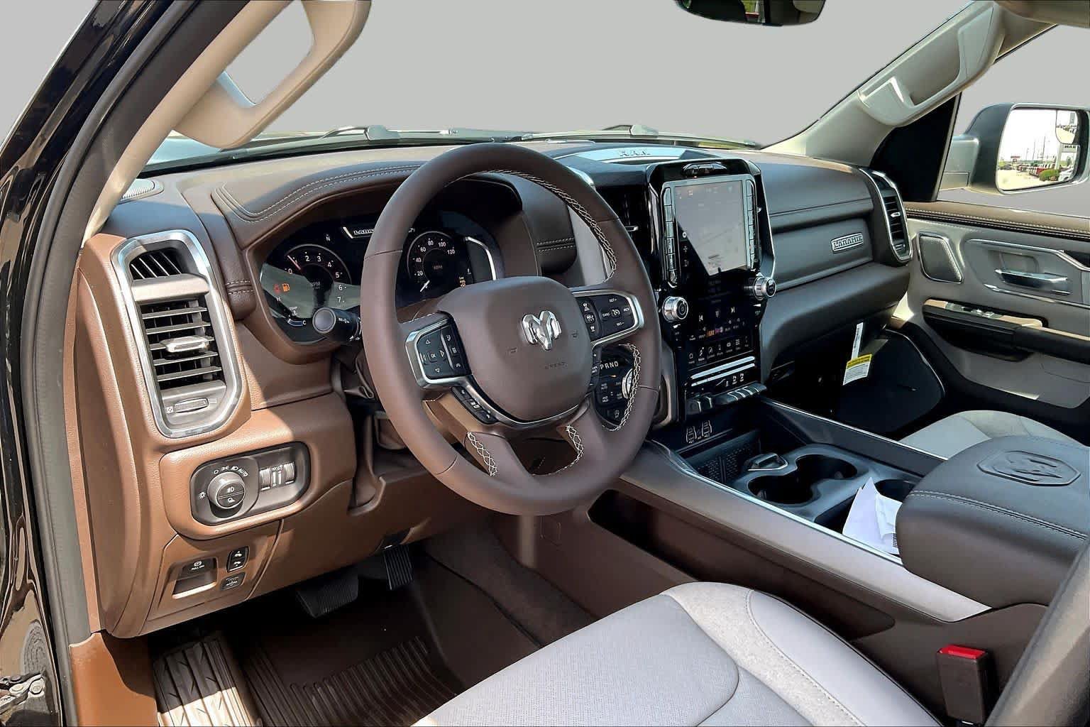 New 2027 RAM 1500 Laramie w/ Laramie Preferred Package AWD/4WD image 8