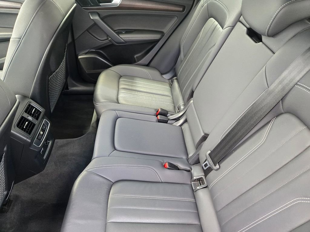 Used 2021 Audi Q5 2.0T Premium Plus w/ Premium Plus Package AWD/4WD image 9
