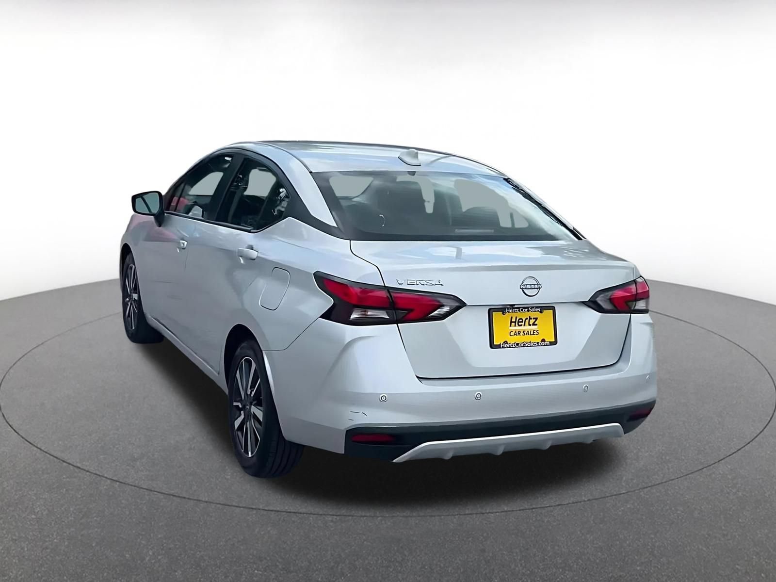 Used 2025 Nissan Versa SV FWD image 10