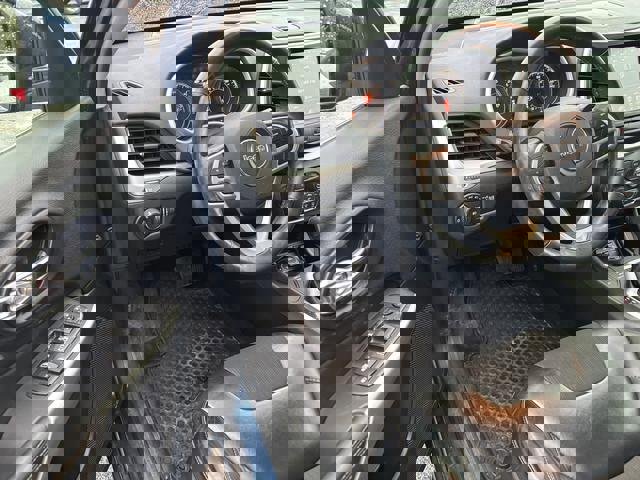 Used 2018 Jeep Cherokee Latitude Plus w/ Cold Weather Group image 9