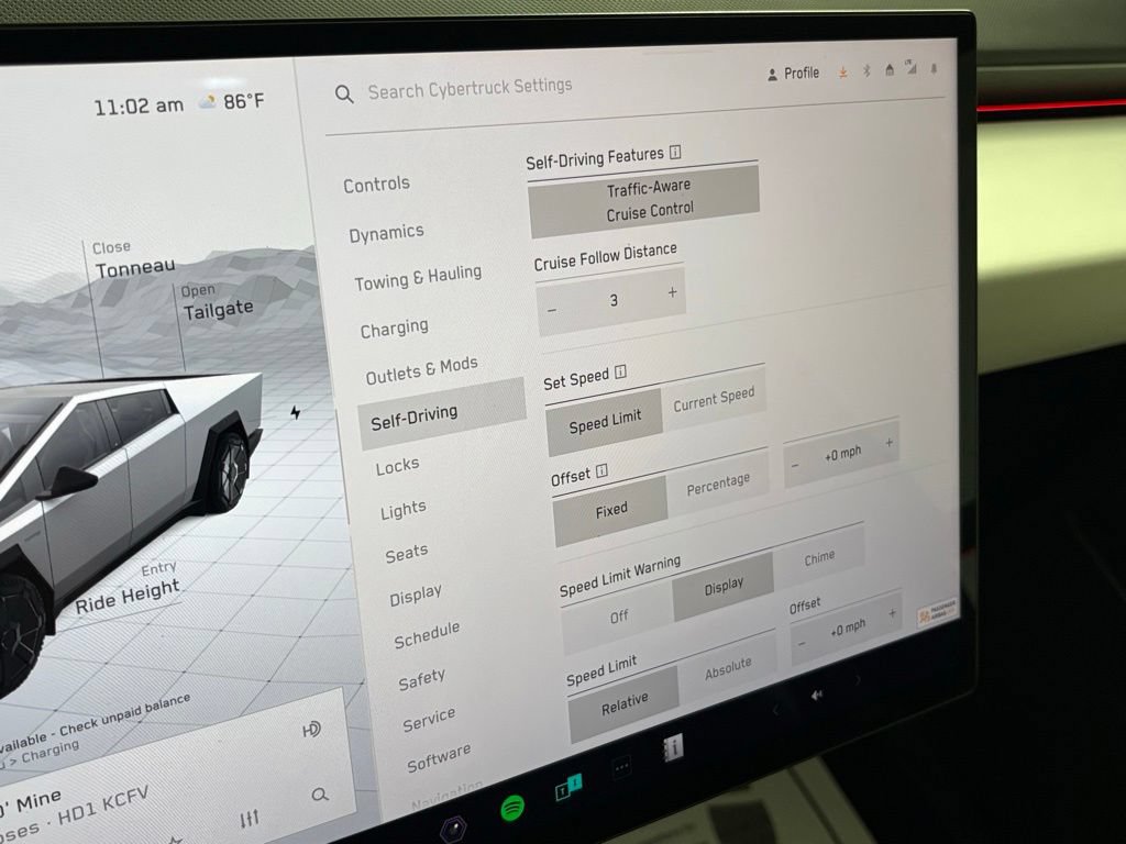 Used 2024 Tesla Cybertruck AWD Crew Cab image 42