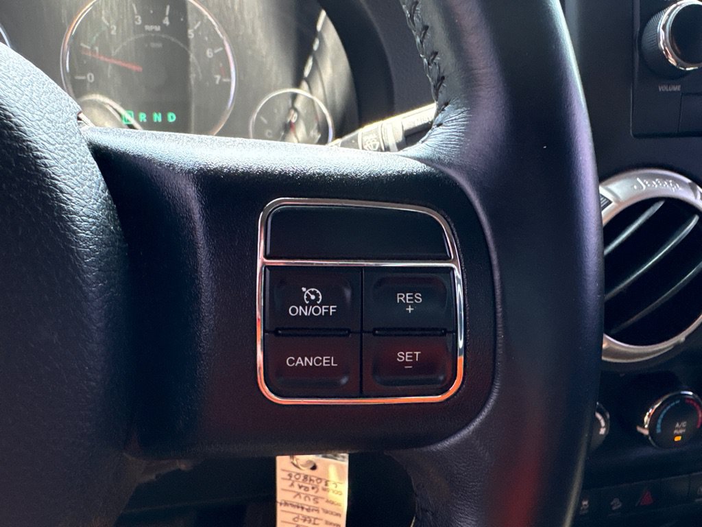 Used 2016 Jeep Wrangler Unlimited Sahara w/ Connectivity Group AWD/4WD image 22