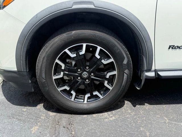 Used 2020 Nissan Pathfinder SV w/ Rock Creek Edition FWD image 32