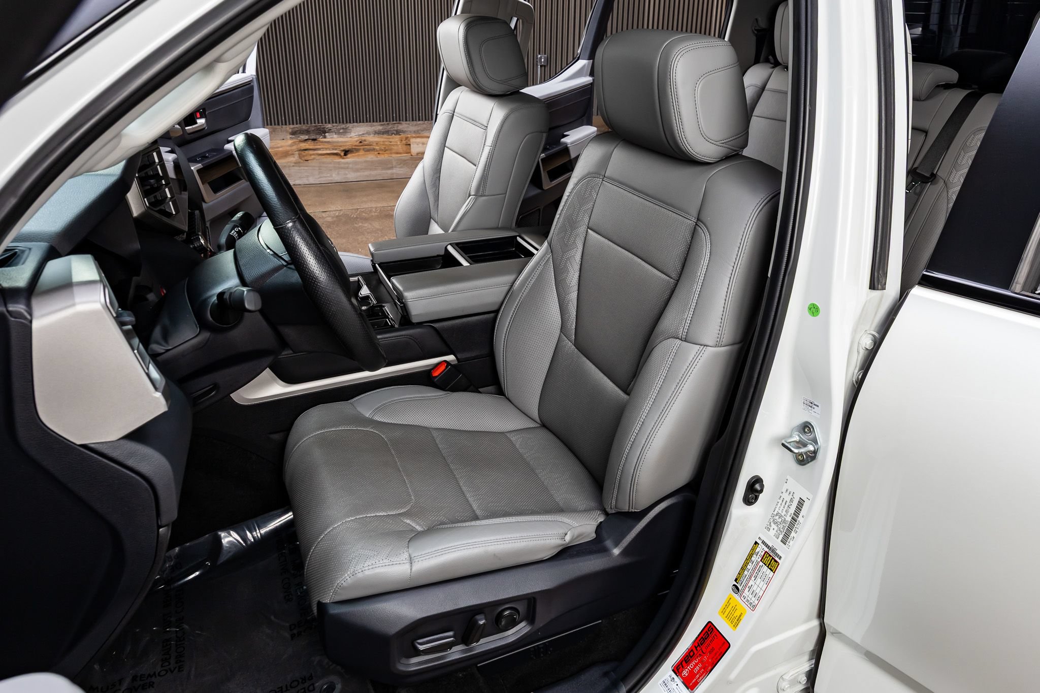 Used 2024 Toyota Tundra Limited AWD/4WD image 30
