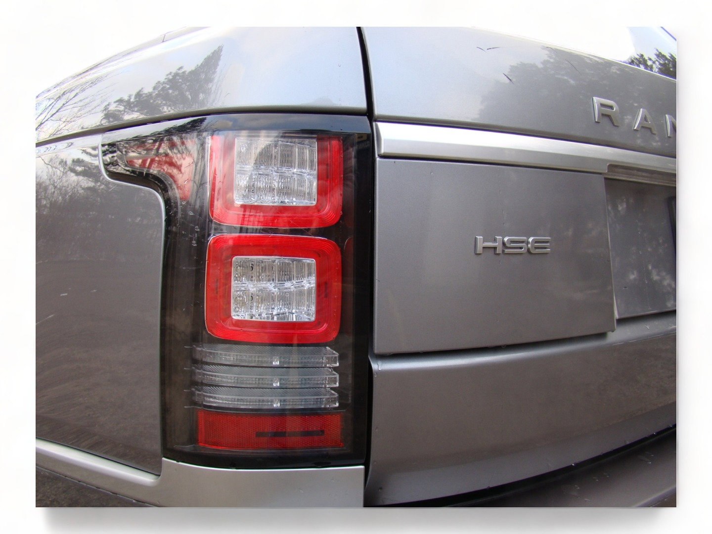 Used 2013 Land Rover Range Rover HSE image 32