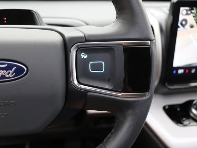 Used 2025 Ford Expedition Active AWD/4WD image 28