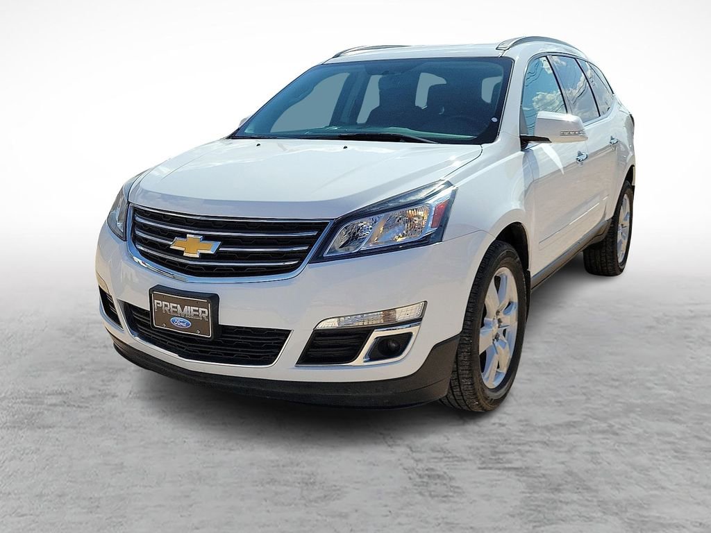 Used 2017 Chevrolet Traverse LT w/ Style and Technology Package FWD image 4