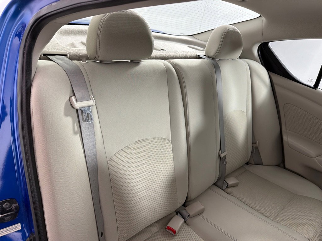 Used 2015 Nissan Versa SL FWD image 21