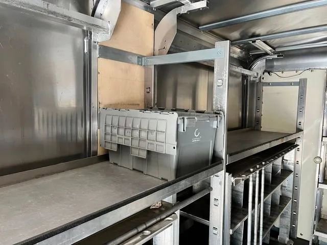 Used 2016 Chevrolet Express 4500 image 15