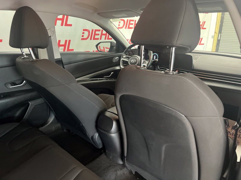 Used 2023 Hyundai Elantra SEL w/ Convenience Package FWD image 11