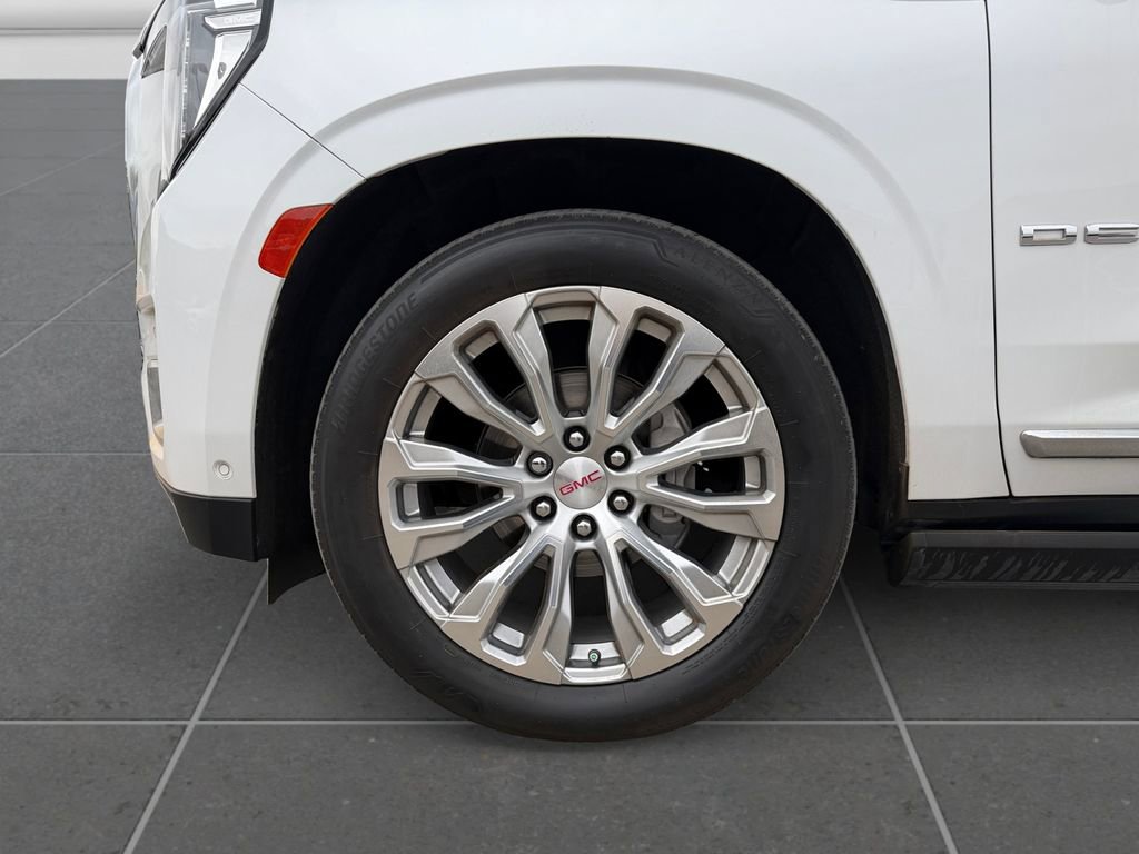 Used 2023 GMC Yukon Denali w/ Advanced Technology Package image 10
