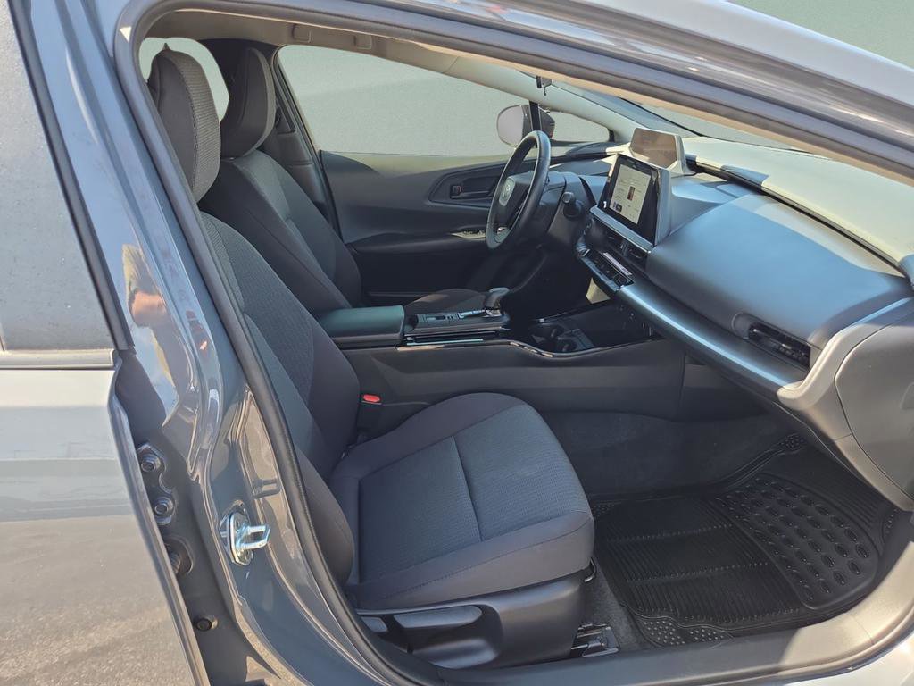 Used 2023 Toyota Prius LE image 28