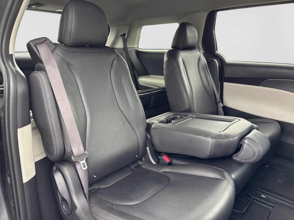 Used 2024 Kia Carnival LX FWD image 48