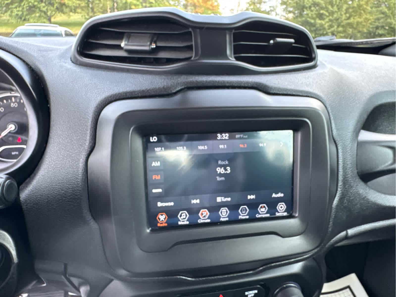 Used 2018 Jeep Renegade Sport w/ Power & Air Group AWD/4WD image 14