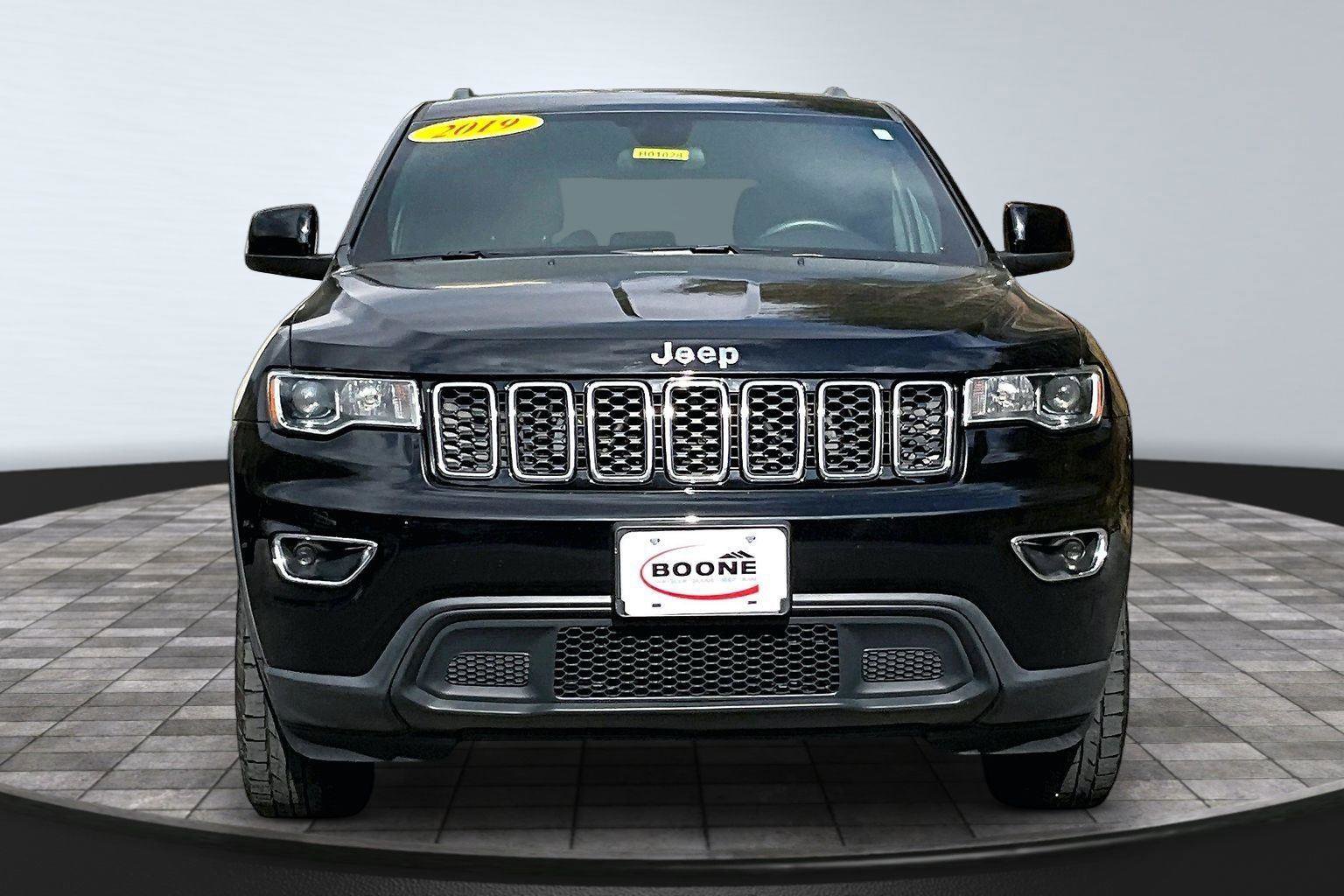 Used 2019 Jeep Grand Cherokee Laredo w/ Security & Convenience Group AWD/4WD image 5