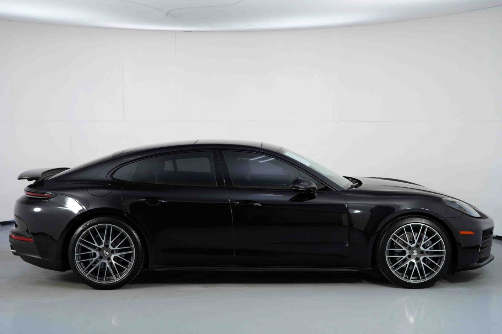 Used 2024 Porsche Panamera image 55