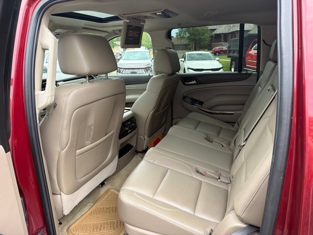 Used 2016 GMC Yukon XL SLT w/ Open Road Package AWD/4WD image 17