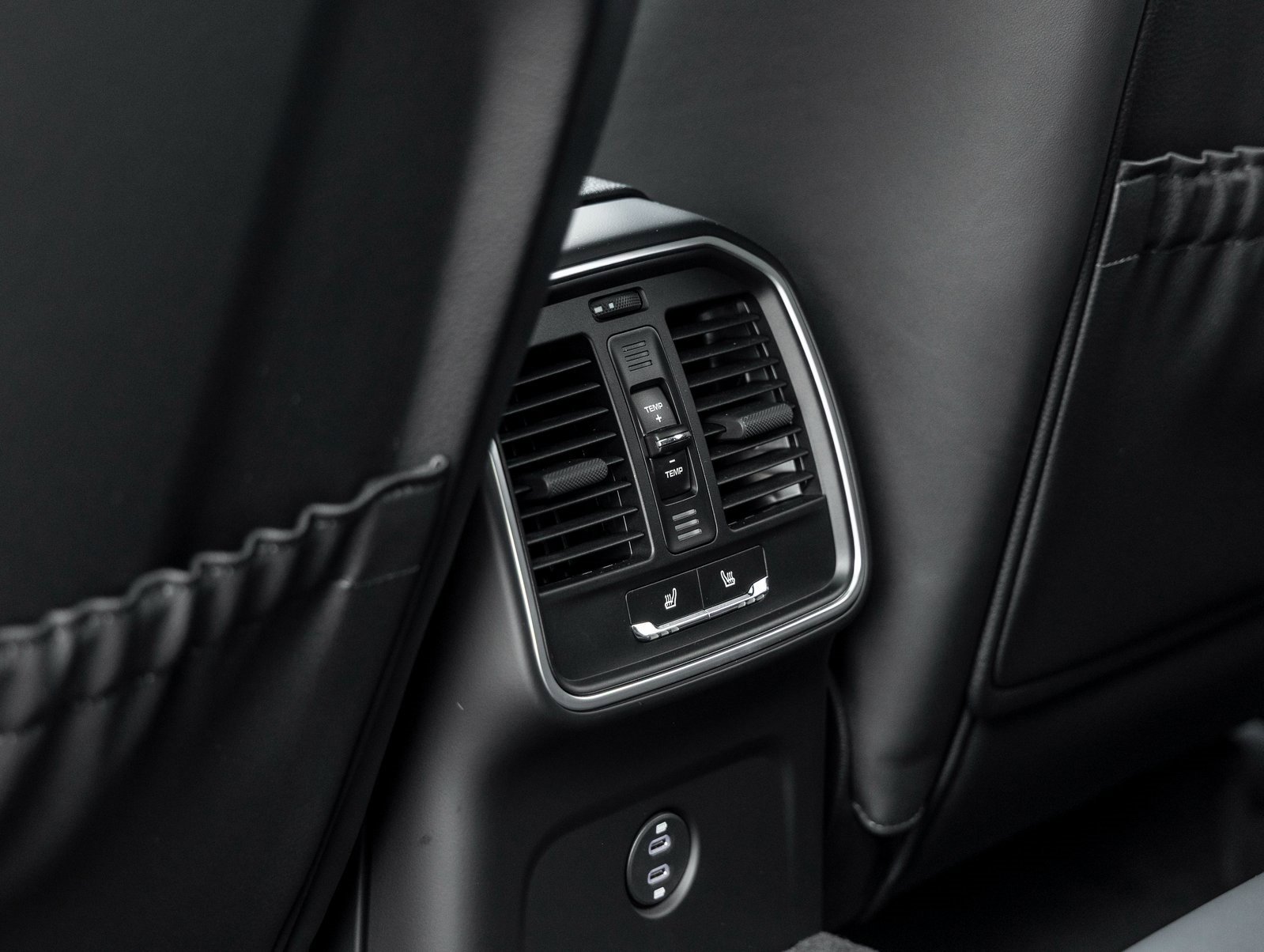 New 2026 Porsche Macan image 36