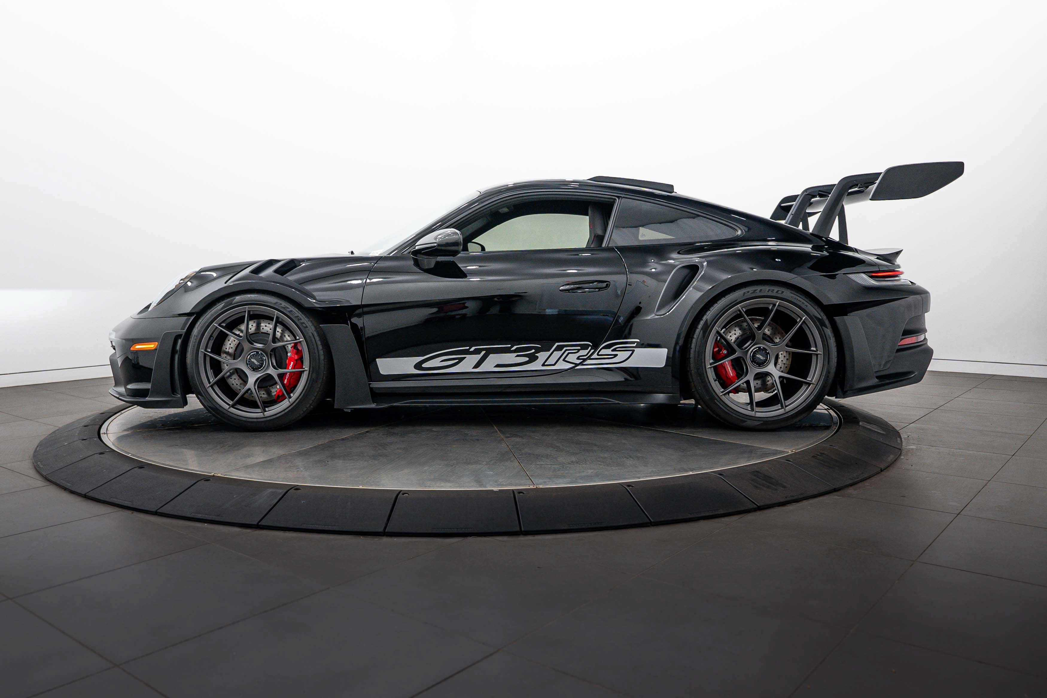 Certified 2023 Porsche 911 GT3 RS RWD image 2